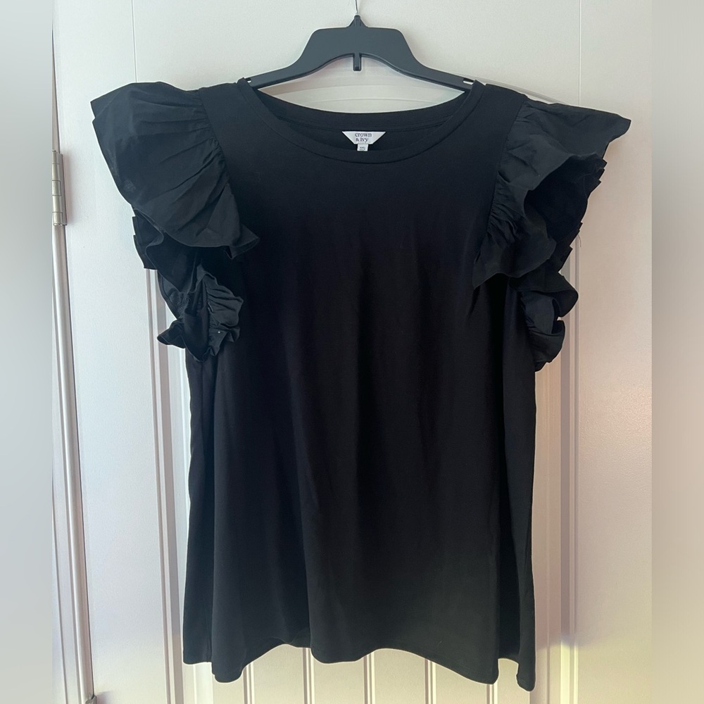 Crown and Ivy -Size XXL - Black T with ruffle sleeves.